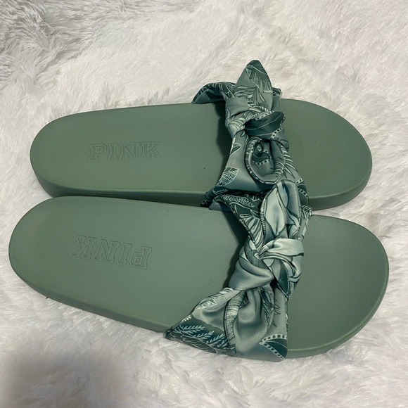 Pink by VS green slides satin knot tied top size 10 - Picture 2 of 5